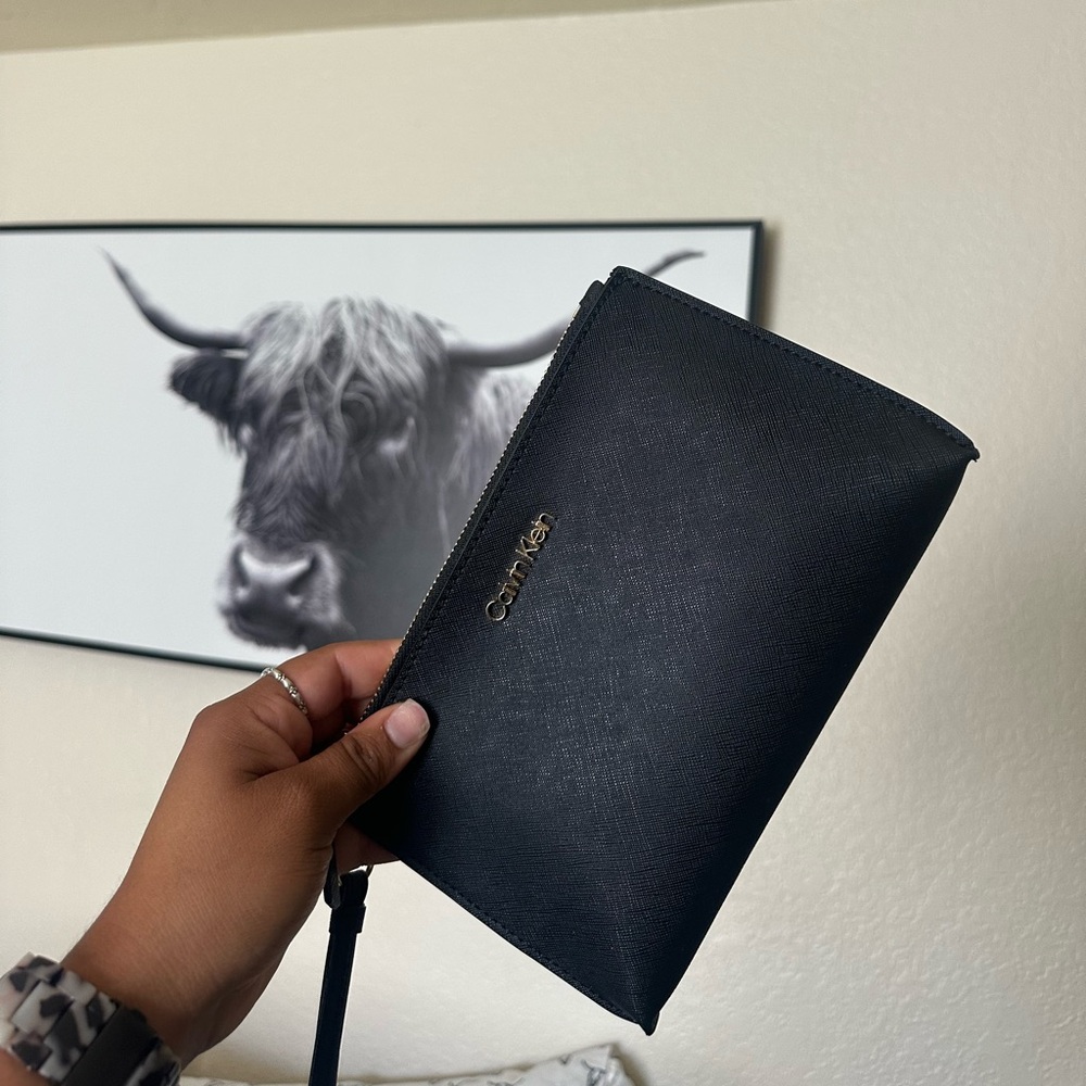 Calvin Klein 
Black Zip Wallet